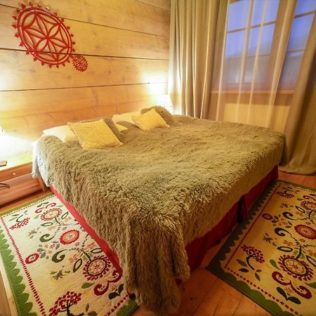 Bed and Breakfast Gosciniec Debowa Gazdowka Ustrzyki Dolne Exterior foto