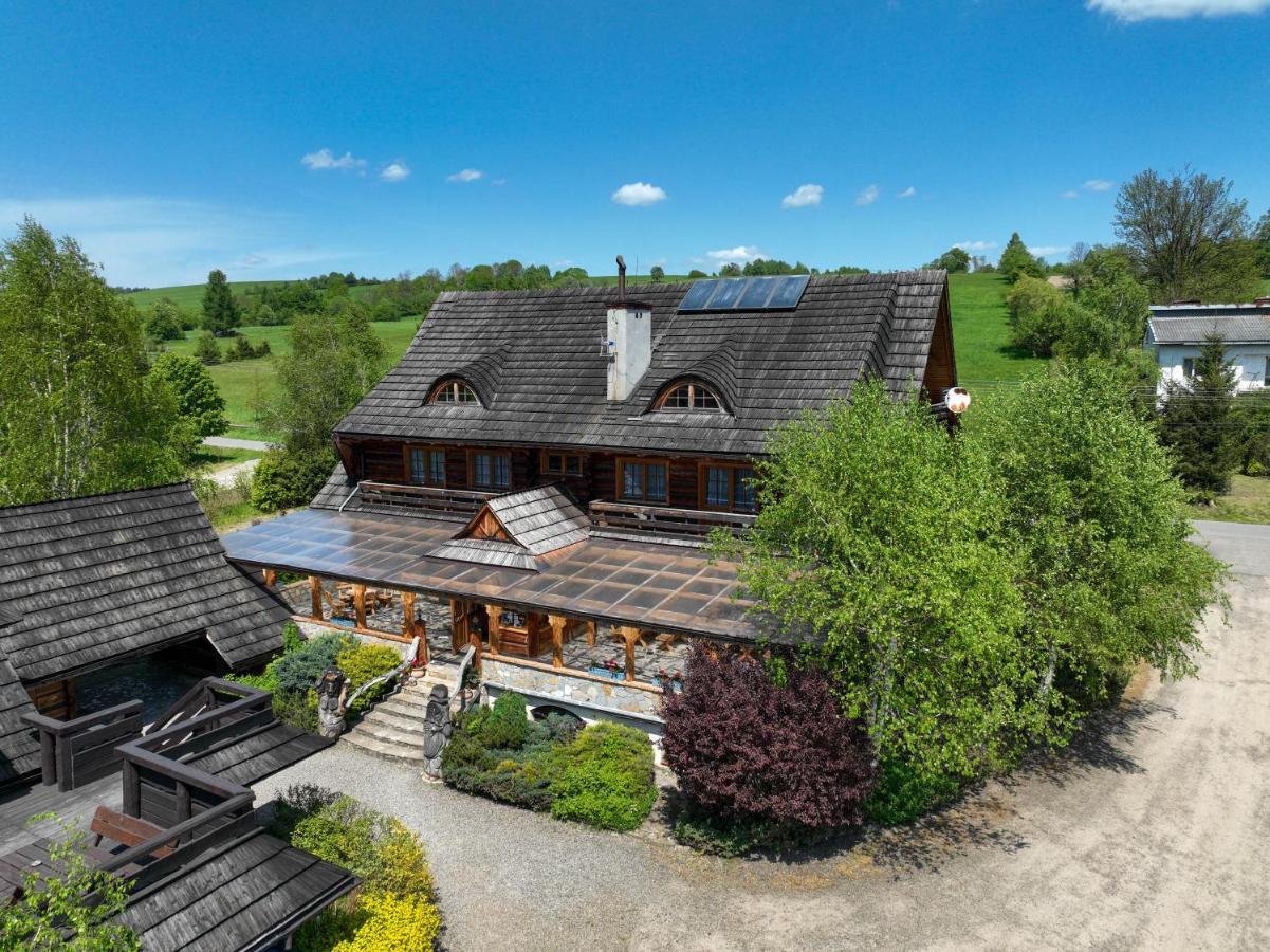 Bed and Breakfast Gosciniec Debowa Gazdowka Ustrzyki Dolne Exterior foto