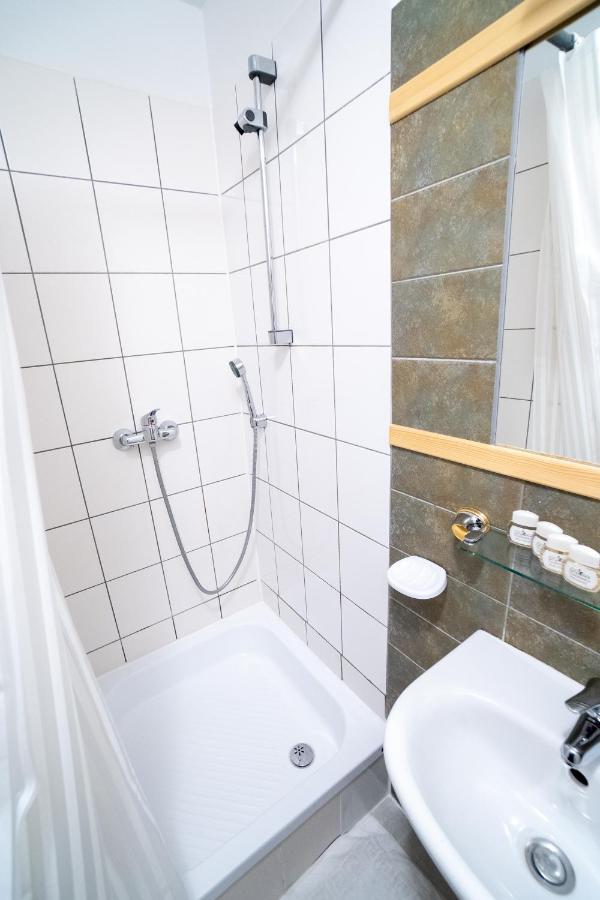 Bed and Breakfast Gosciniec Debowa Gazdowka Ustrzyki Dolne Exterior foto