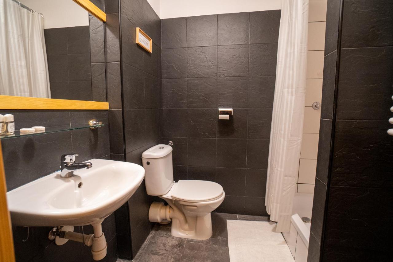 Bed and Breakfast Gosciniec Debowa Gazdowka Ustrzyki Dolne Exterior foto