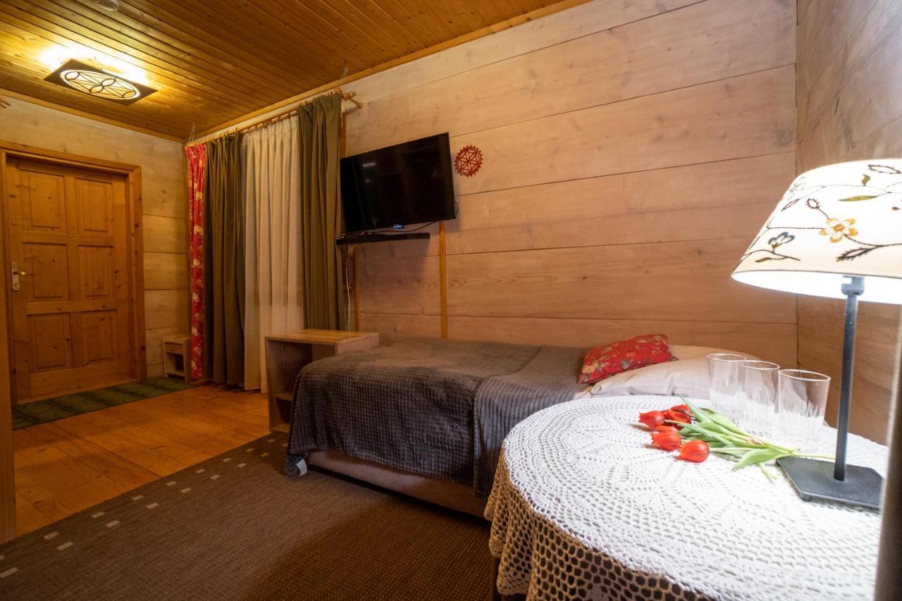 Bed and Breakfast Gosciniec Debowa Gazdowka Ustrzyki Dolne Exterior foto