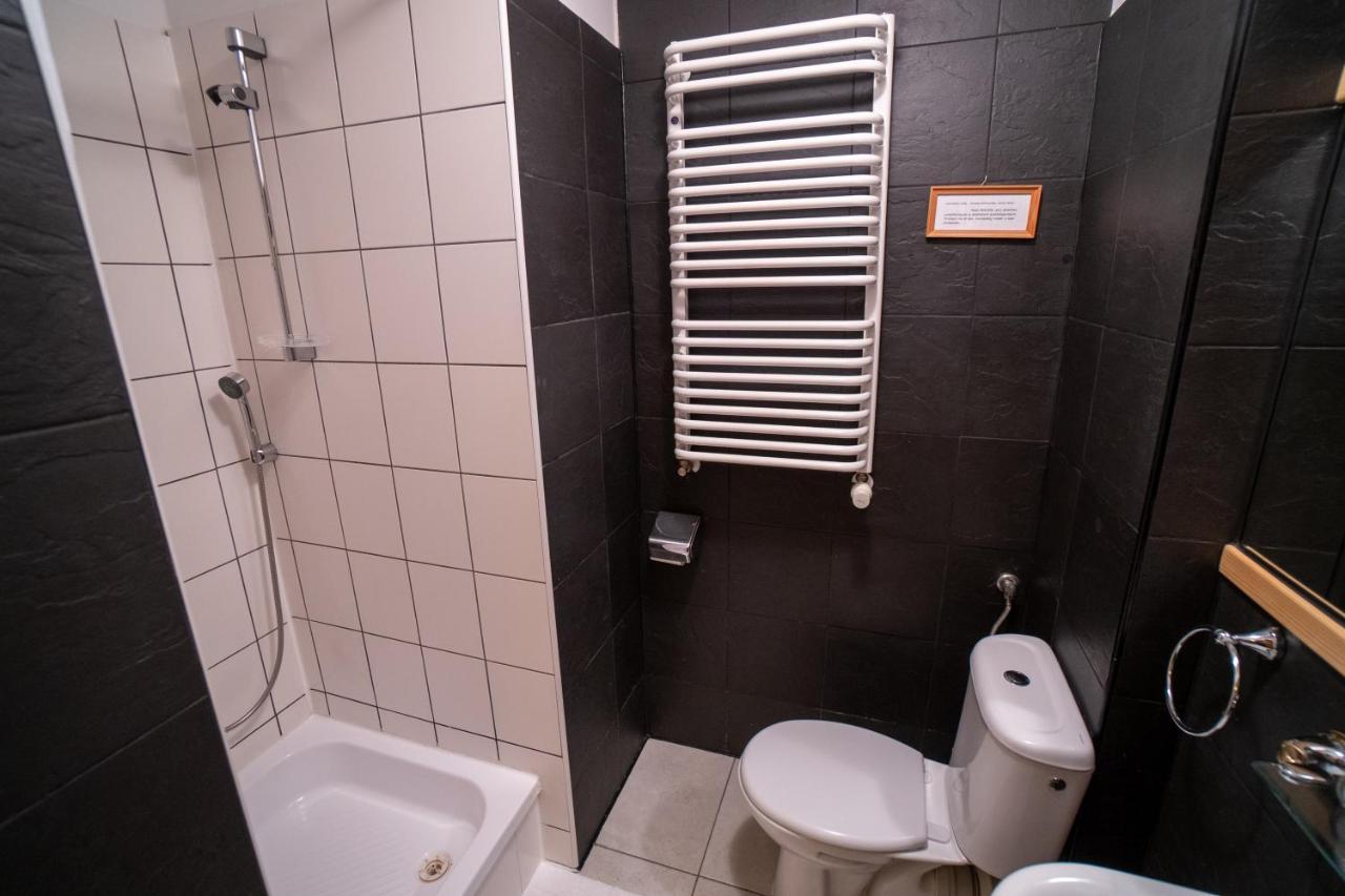 Bed and Breakfast Gosciniec Debowa Gazdowka Ustrzyki Dolne Exterior foto