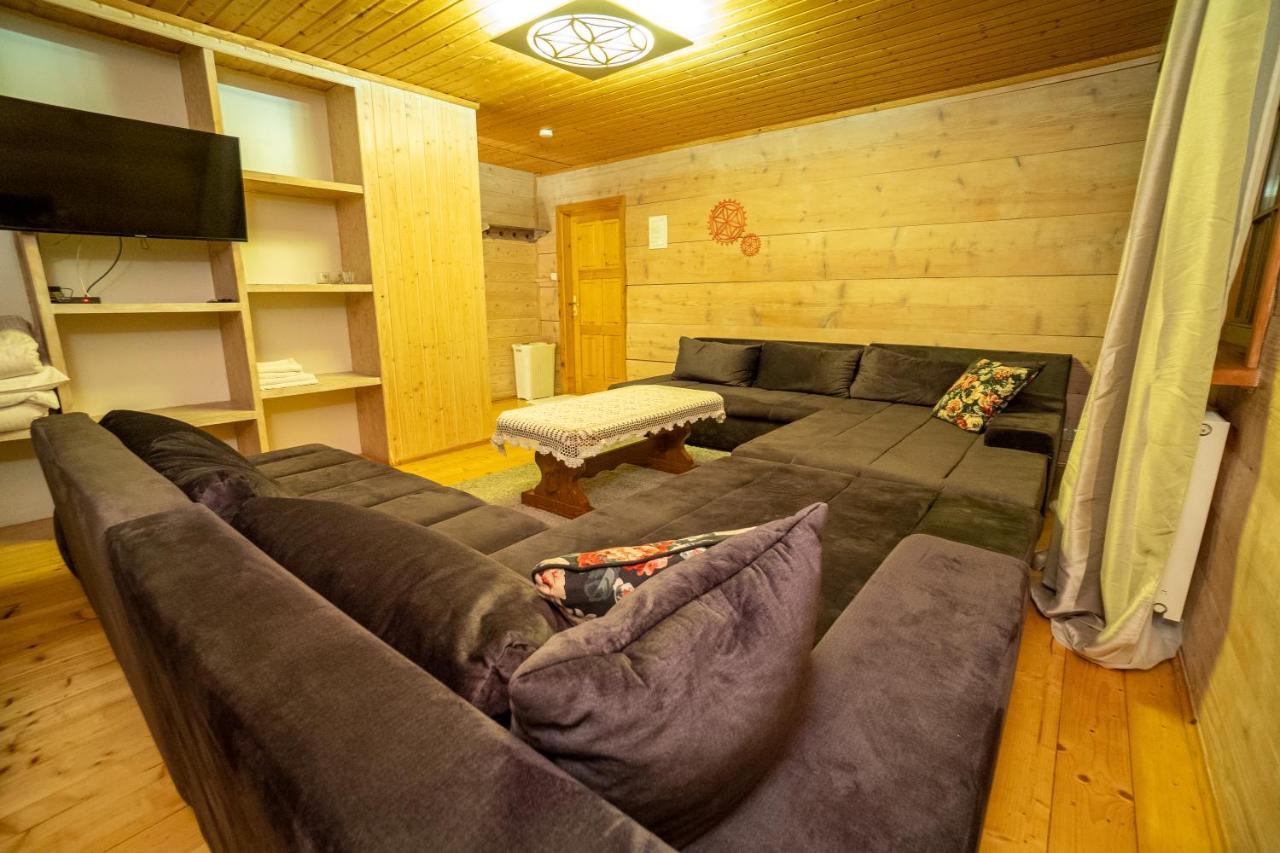 Bed and Breakfast Gosciniec Debowa Gazdowka Ustrzyki Dolne Exterior foto