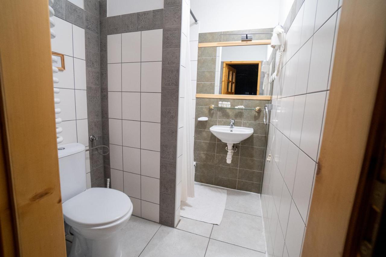 Bed and Breakfast Gosciniec Debowa Gazdowka Ustrzyki Dolne Exterior foto