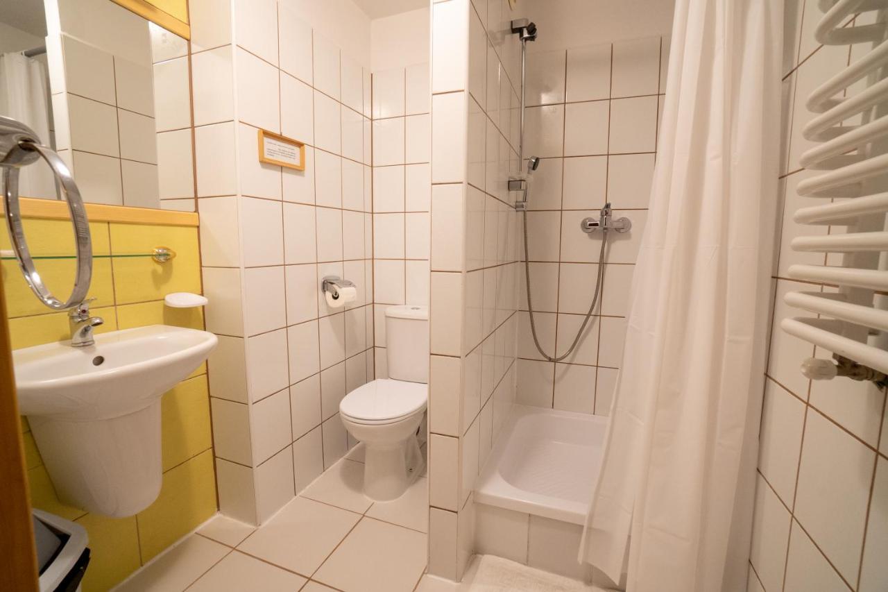 Bed and Breakfast Gosciniec Debowa Gazdowka Ustrzyki Dolne Exterior foto