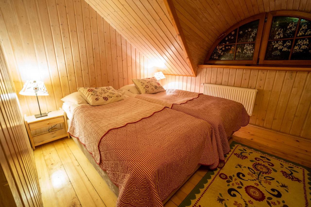 Bed and Breakfast Gosciniec Debowa Gazdowka Ustrzyki Dolne Exterior foto